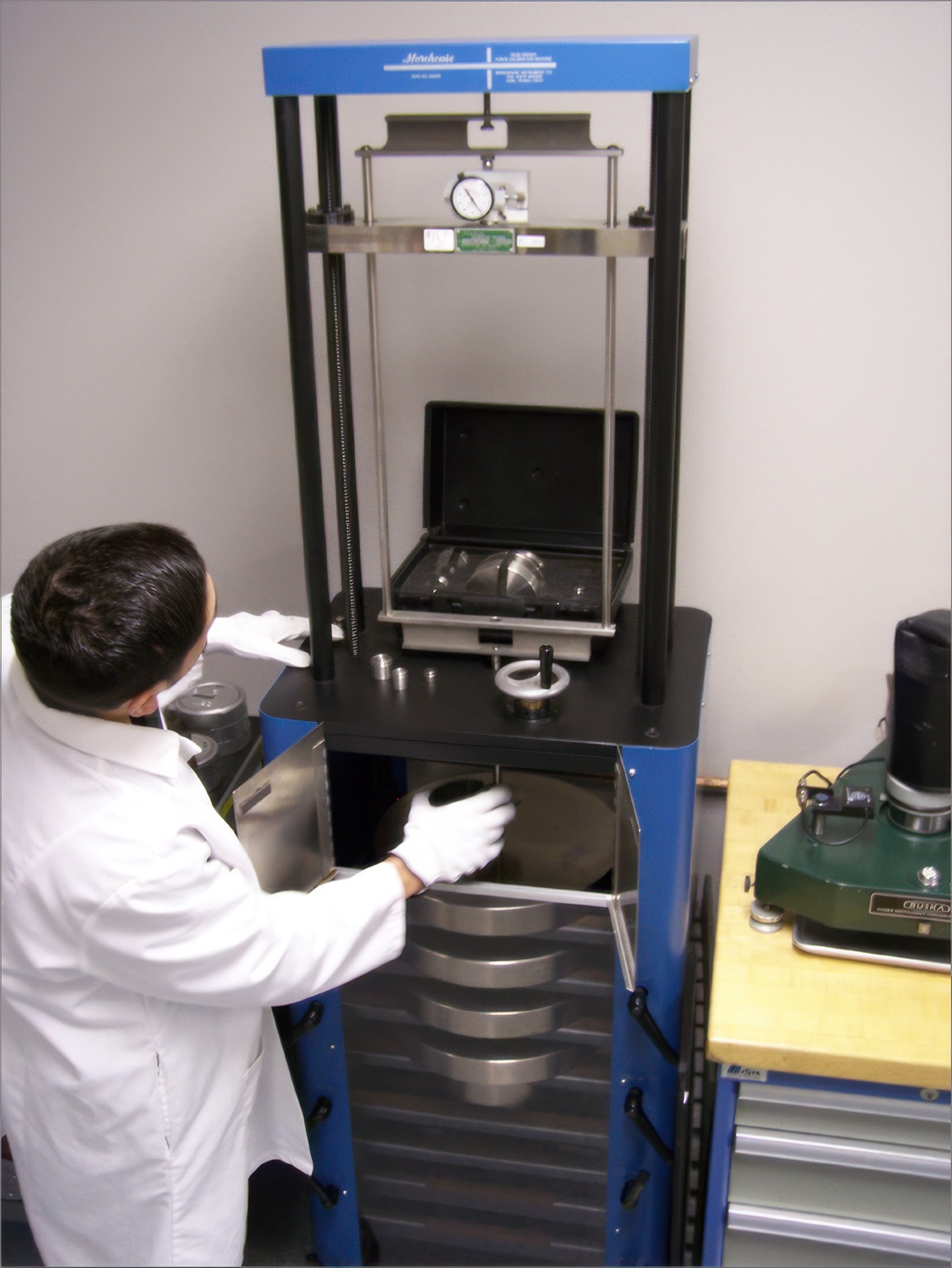 Accurate Instrument Repair calibrates all makes and types of force measuring equipment.